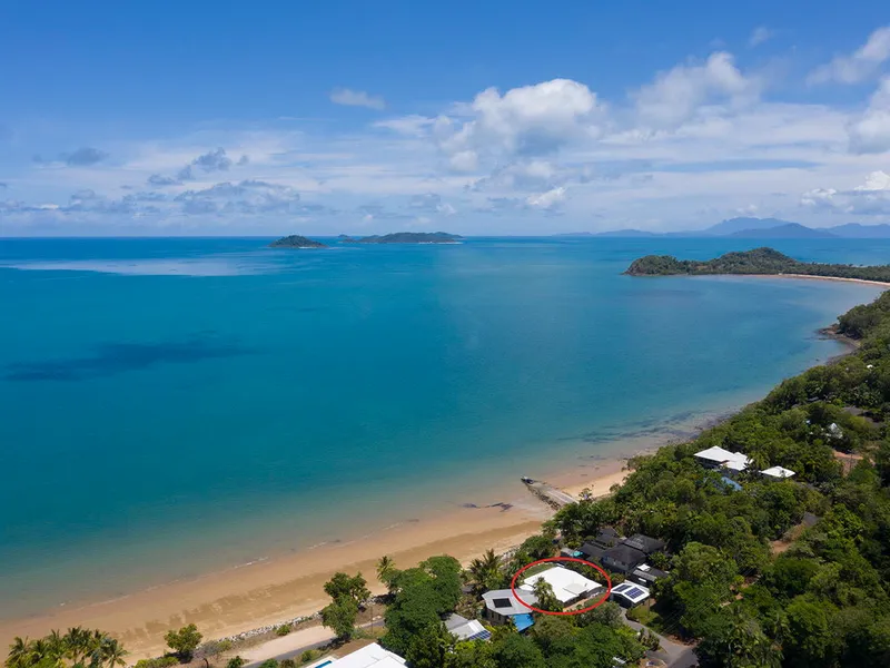 A VERY SELECT PART OF MISSION BEACH 