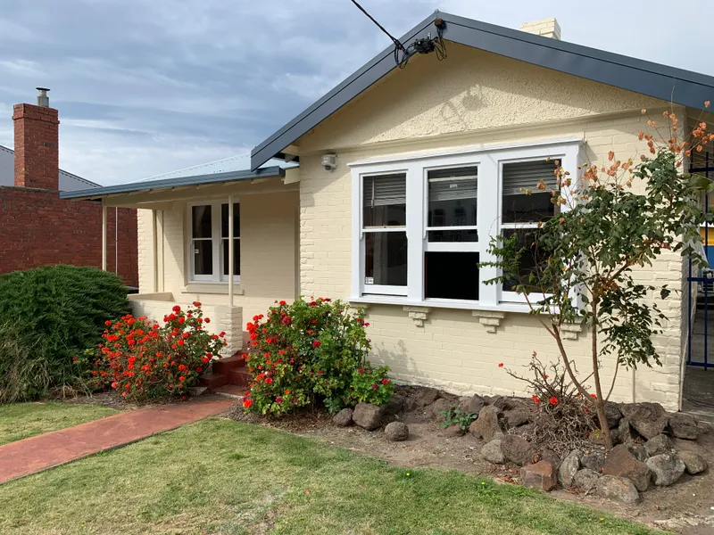 Neat One Bedroom Unit Close to the City