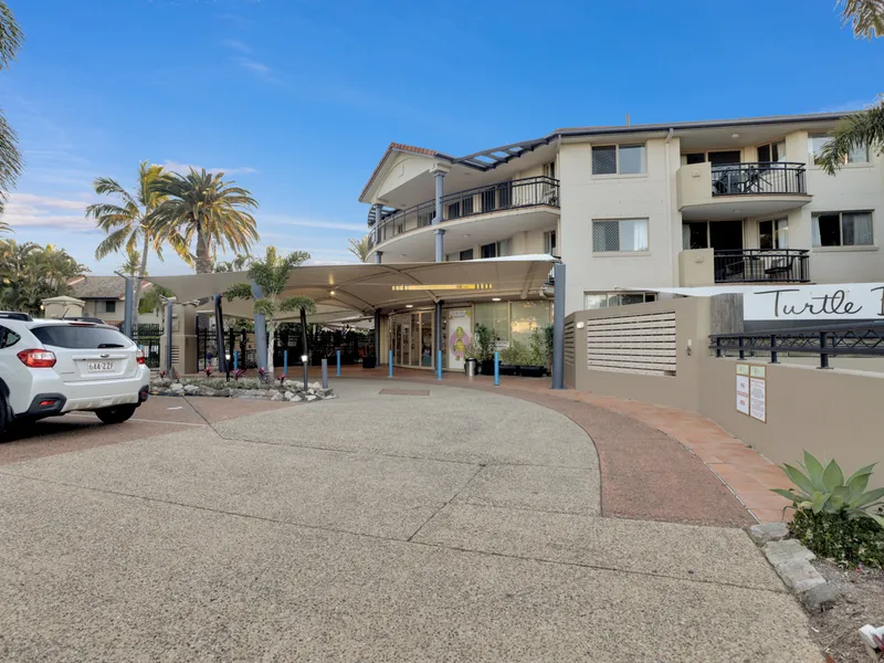 Resort living with all the Bells and Whistles - 2 bed 2 bath 1 car - Mermaid Beach 