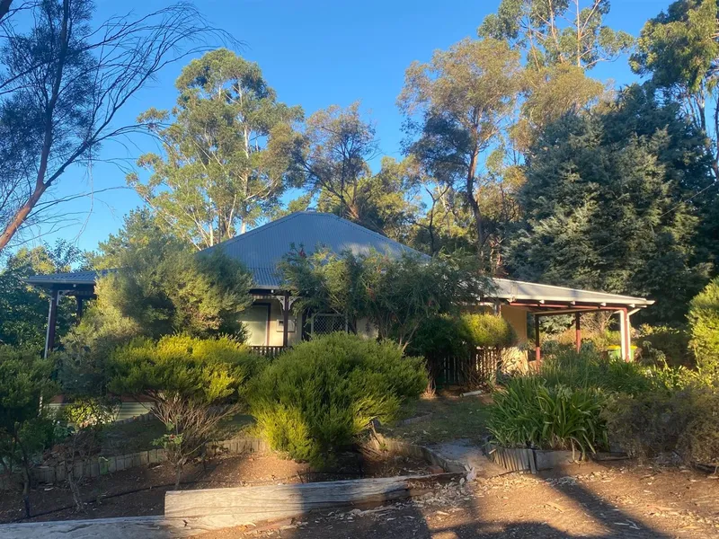 Charming Bridgetown Character Home On One Acre