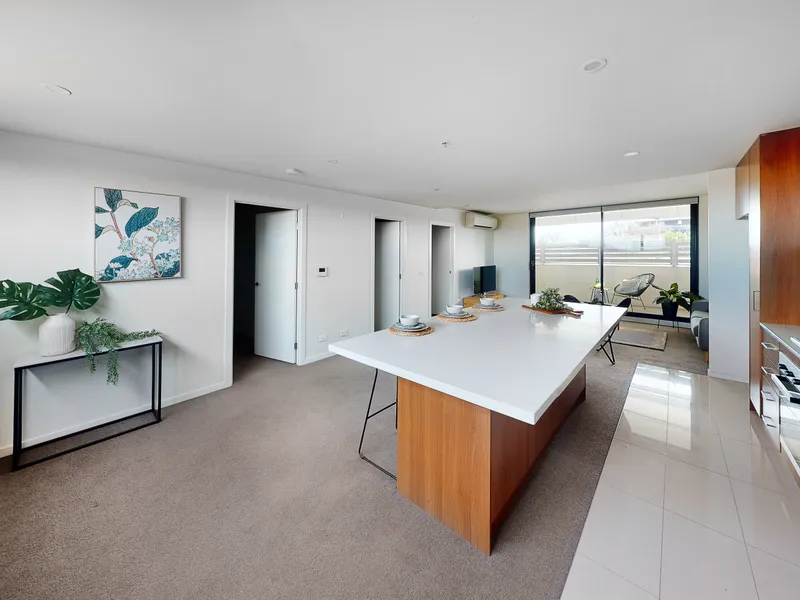 THE ALEXANDER - COMFORTABLE COSMOPOLITAN LIVING - 2 car parks