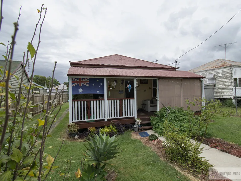 Central to the CBD of Laidley with Business Zoning