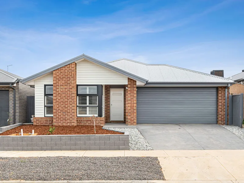 Live in the Heart of Charlemont!