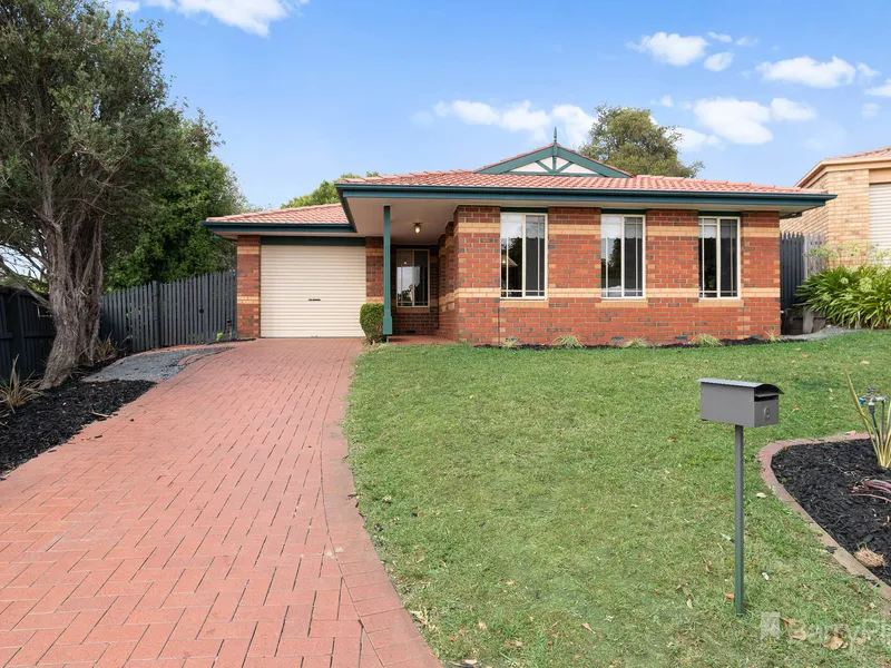 CHARMING FIRST HOME!