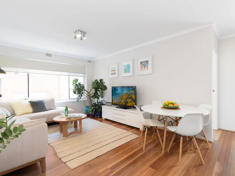 North-Facing And Renovated Boutique Apartment In The Heart Of Randwick