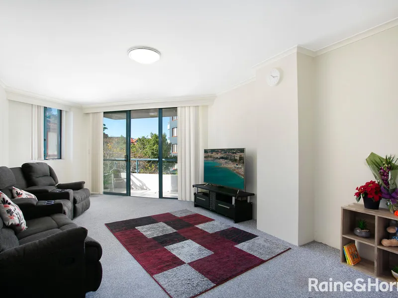 Generously-sized Apartment in an Ideal Hornsby Location
