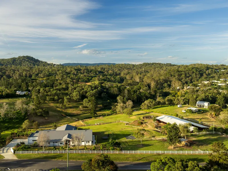 Incredible Equestrian Homestead On 10 Acres