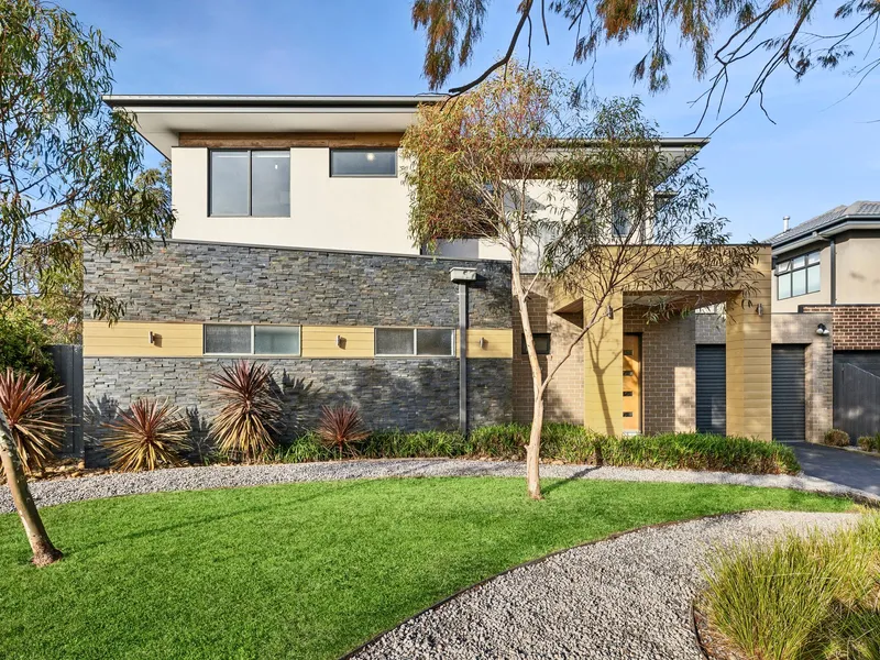Modern four bedroom townhouse in great location