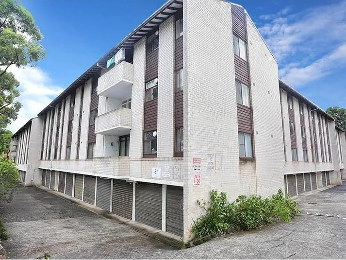NEWLY RENOVATED UNIT!