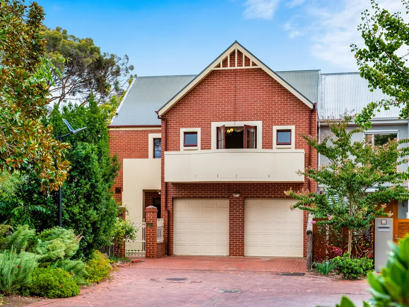 POSITION PERFECT! LOCATED IN A TRANQUIL ENCLAVE AND ADJACENT EAST PARKLAND.  ZONED FOR SOME OF ADELAIDE'S MOST ELITE SCHOOLS.