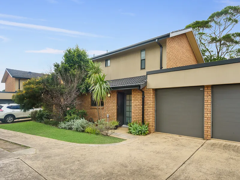 Updated Garden Townhouse Promising Lifestyle of Ultra-Convenience