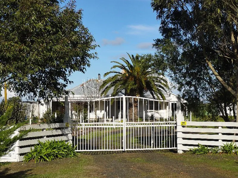 Country Escape Close to the Coast
