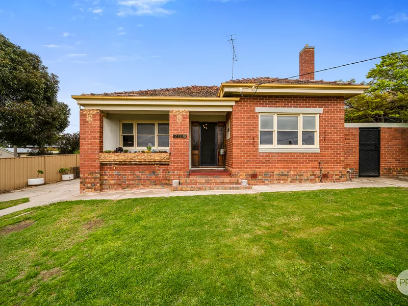 Neat three bedroom home in Flora Hill