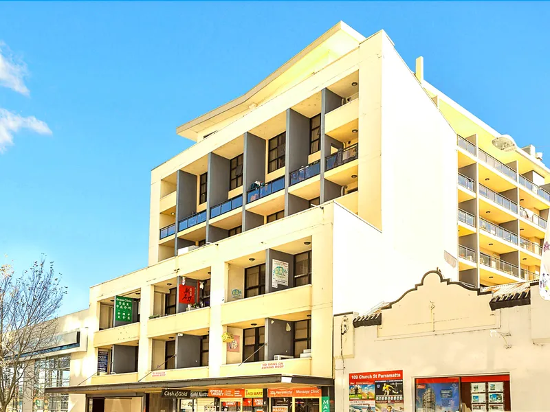 Immaculate 2 bedroom apartment in Parramatta CBD, great opportunity for first home buyer & investor! 