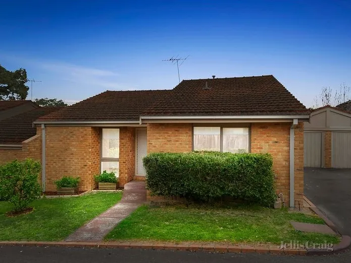 Superbly presented three bedroom unit