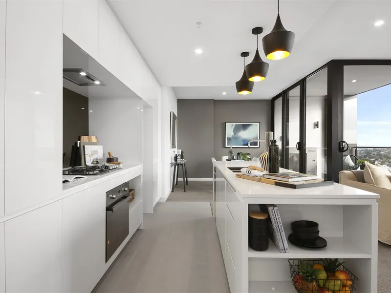 LUXURY & CONVENIENCE - PERFECT 1ST HOME