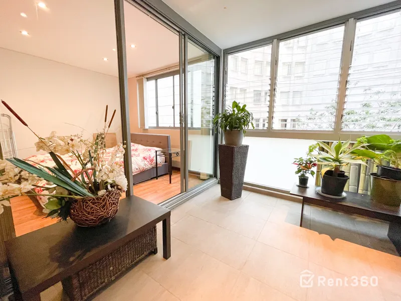 Modern Two Bedroom Home In Iconic Suburb - Available Furnished or Unfurnished