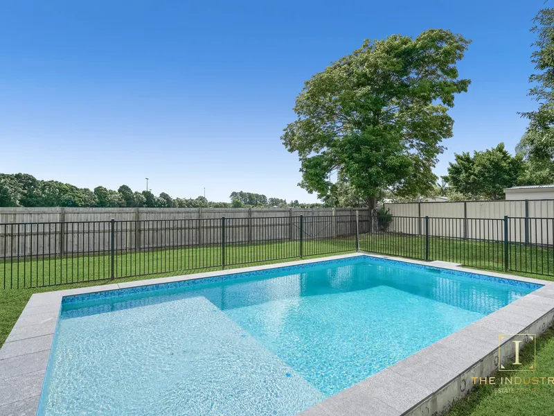 Family home with side access in heart of Smithfield