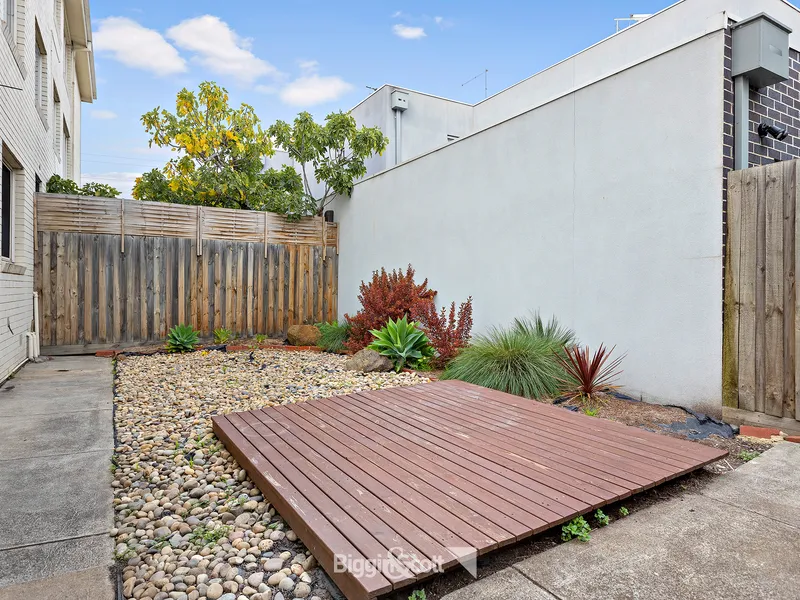 GROUND FLOOR GENEROUS SIZE ONE BEDROOM
