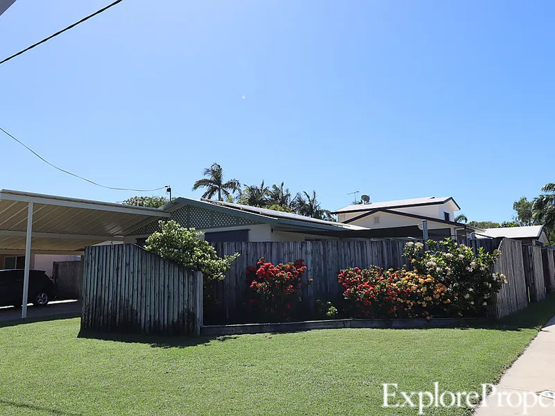 Fully Furnished home close to Beaches!