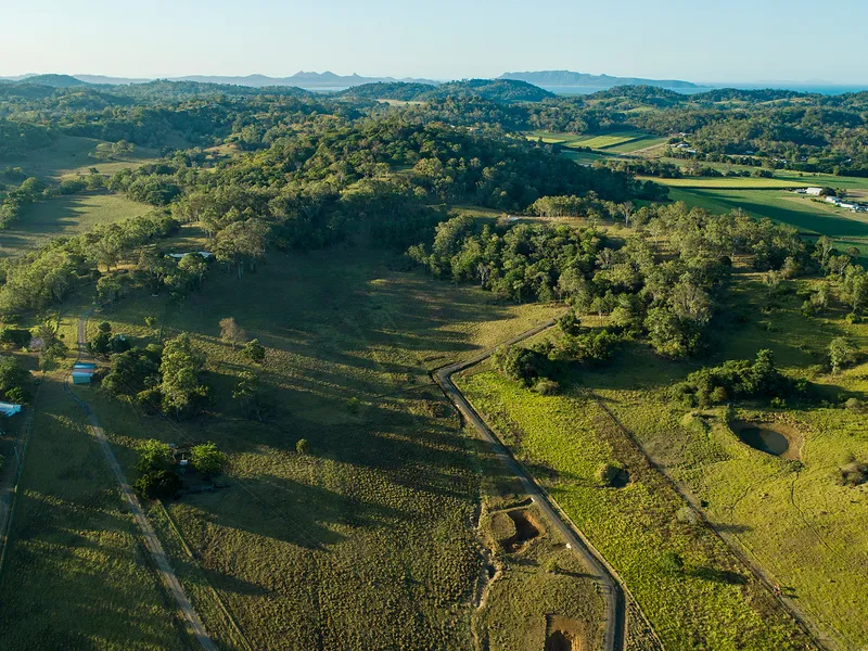 RARE FIND - SELF SUFFICIENT HOBBY FARM ON 19.85 HA!!