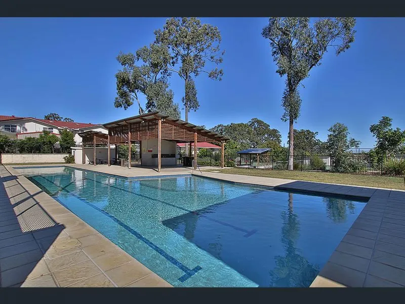 Large family home for rent in Calamvlae perfect complex