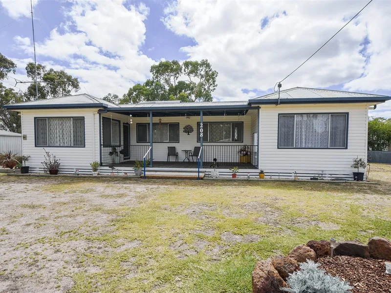 Renovated Home Close to Lake Wallace