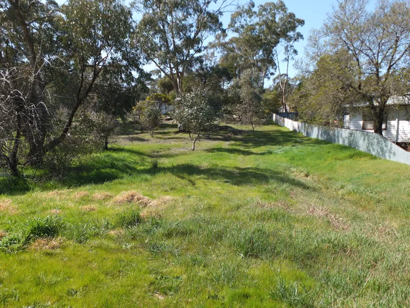 2687sqm (approx)   TOWN BLOCK WITH PYRENEES  VIEWS
