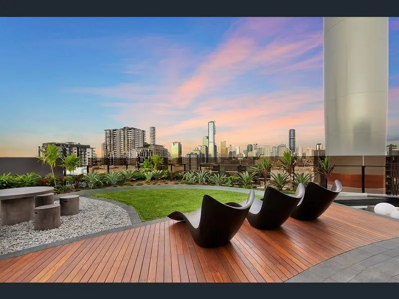 BRAND NEW - TOP FLOOR 2 BED, 2 BATH, 2 CAR AT HALO, SOUTH BRISBANE
