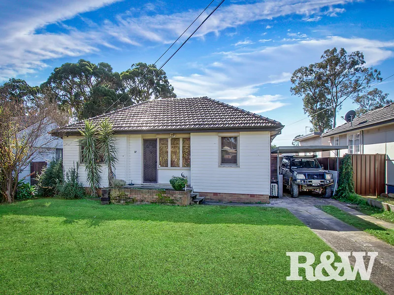 READY TO MOVE STRAIGHT INTO!