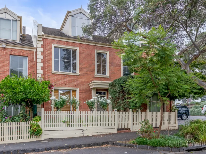 Idyllic Location with Parkland Views