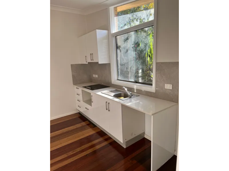PERFECT LOCATION IN THE HEART OF MACGREGOR – FRESHLY RENOVATED – INTERNET INCLUDED!!!