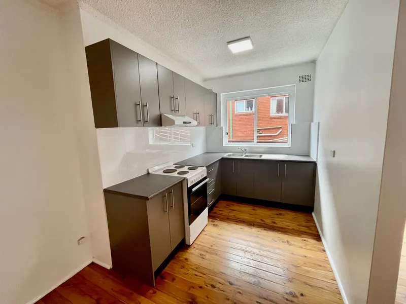 RENOVATED TWO BEDROOM UNIT IN A GREAT LOCATION !!