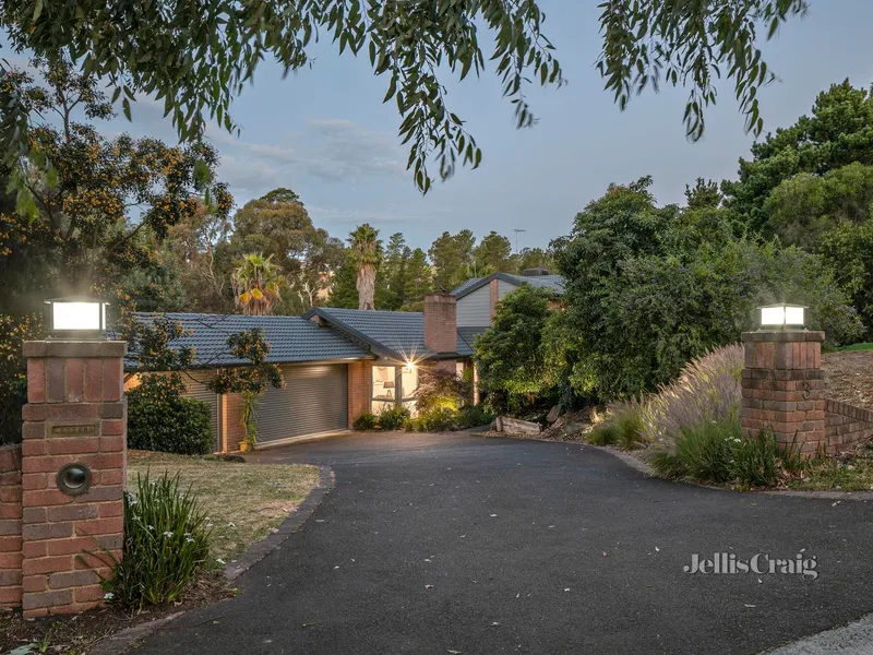 A remarkable resort-style entertainer