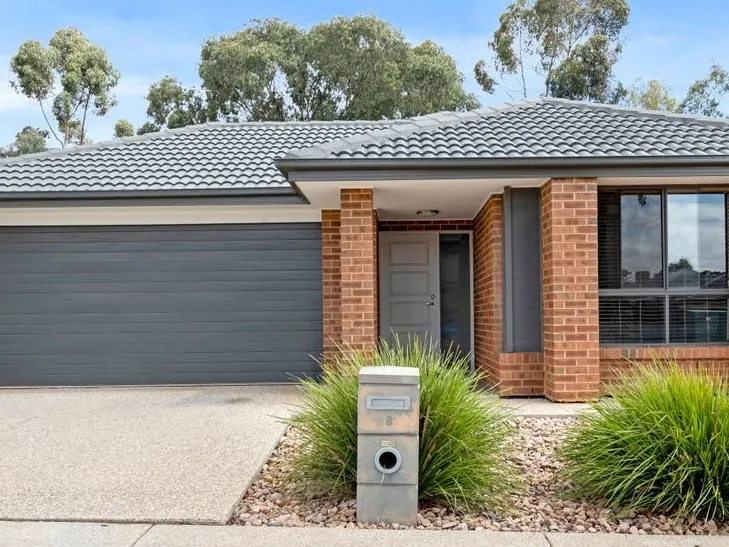 4 Bedroom House available in Blakeview