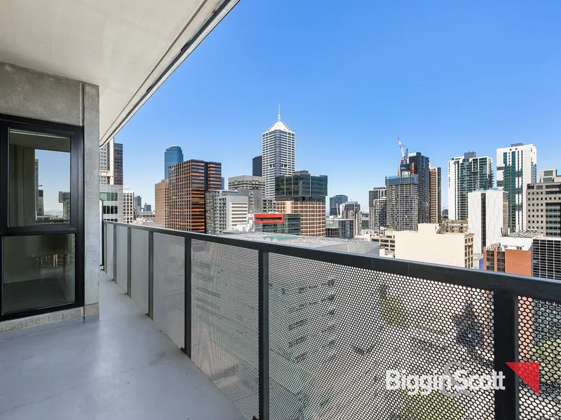 'La Banque' apartments. Sky high views, overlooking Flagstaff Gardens 