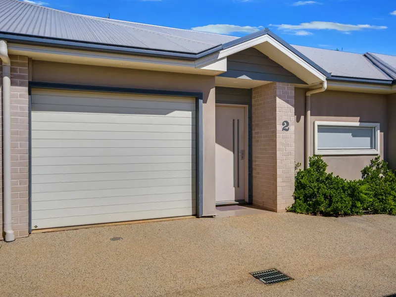 Executive Style Unit in Rangeville