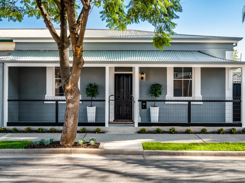 CIRCA 1860 - FULLY RENOVATED AND EXTENDED SETTLERS COTTAGE! 