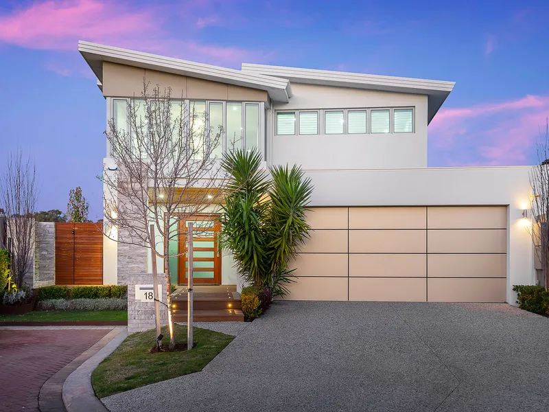 Modern Lakeside Luxury