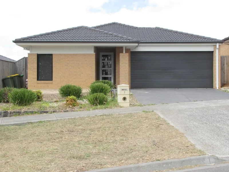 Simply Irresistible Walk To Hazel Glen College!