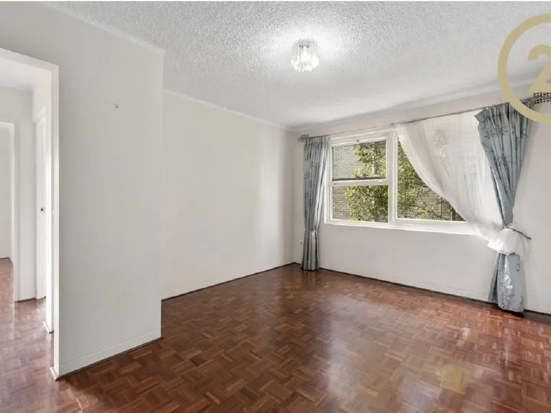 Walking Distance to Southpoint Shopping!