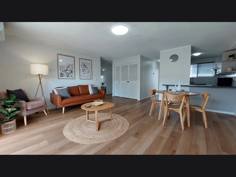 Furnished 2-Bedroom Broadwater Unit