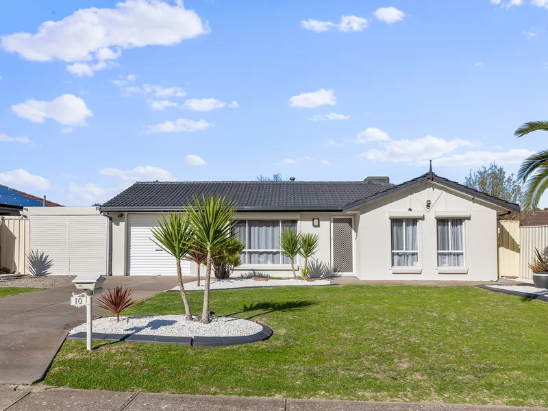 Beautifully Presented Four Bedroom Family Home