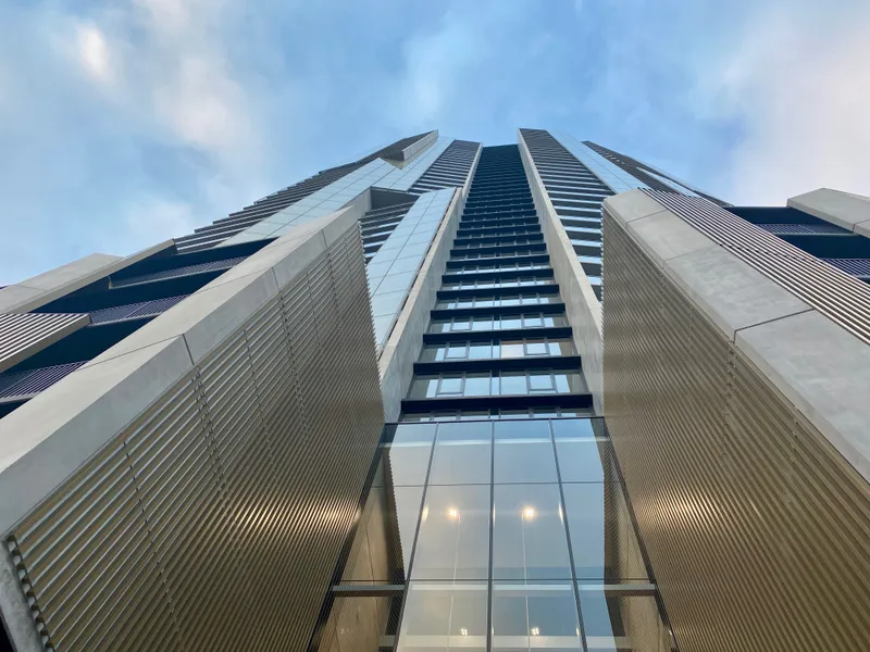 LUXURY LIVING IN THE HEART OF PARRAMATTA - 5 min walk to Parramatta Westfield and train station