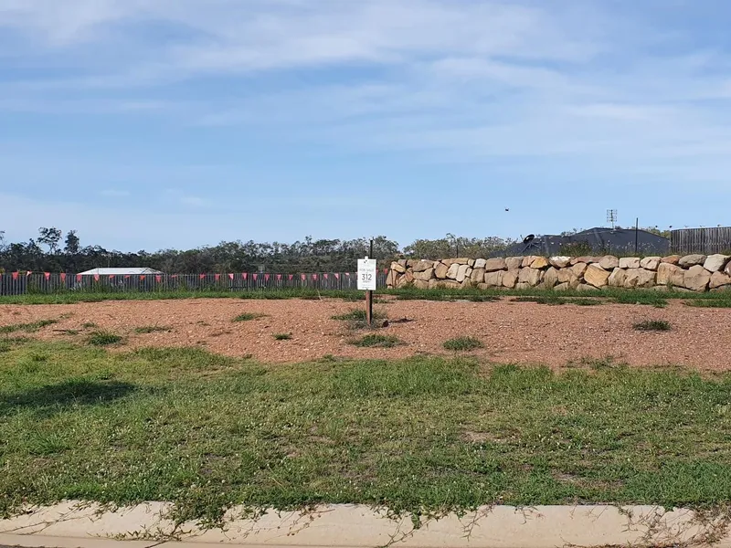 Flat block in elevated position on 683m2