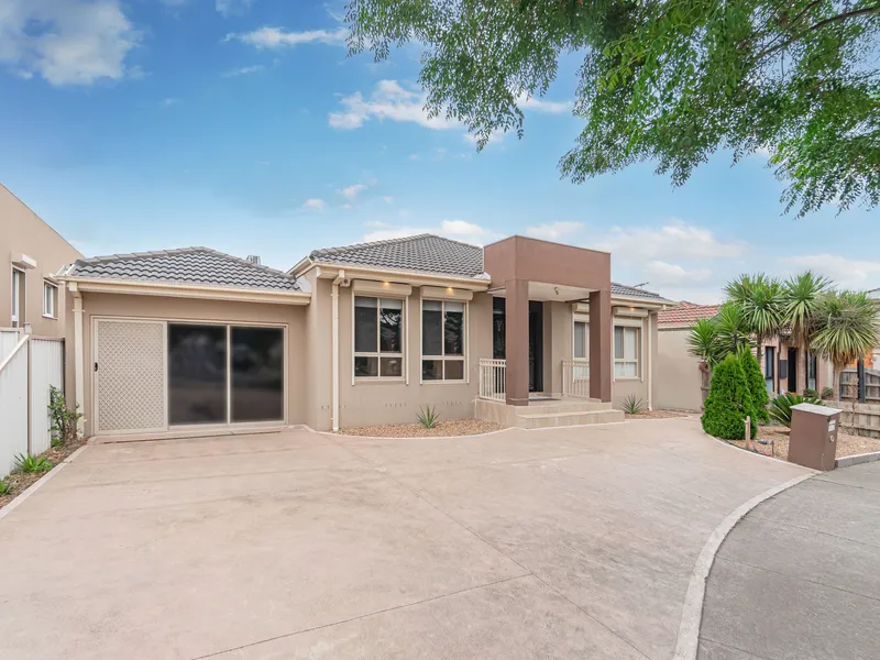 IT’S GOT THE LOOK!