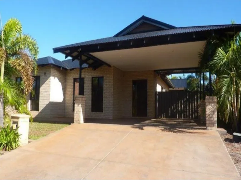 MODERN EXECUTIVE LIVING