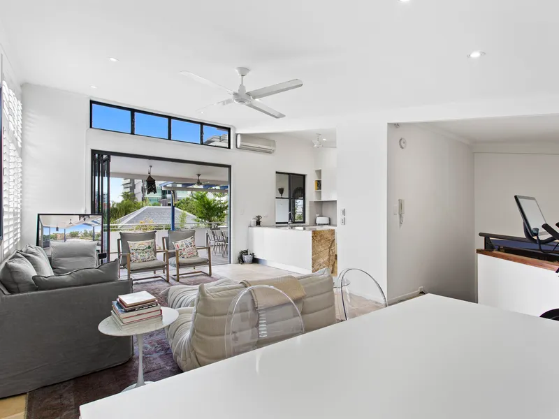 Penthouse Living in The Heart of New farm