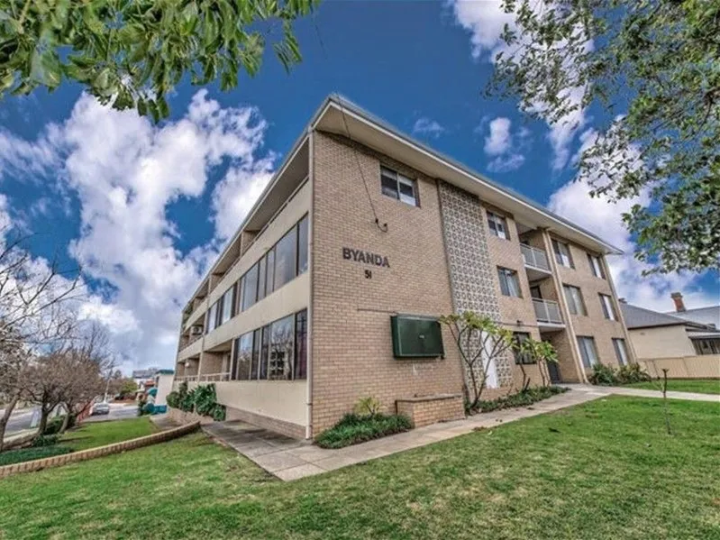 ON YOUR WAY TO WEST LEEDERVILLE