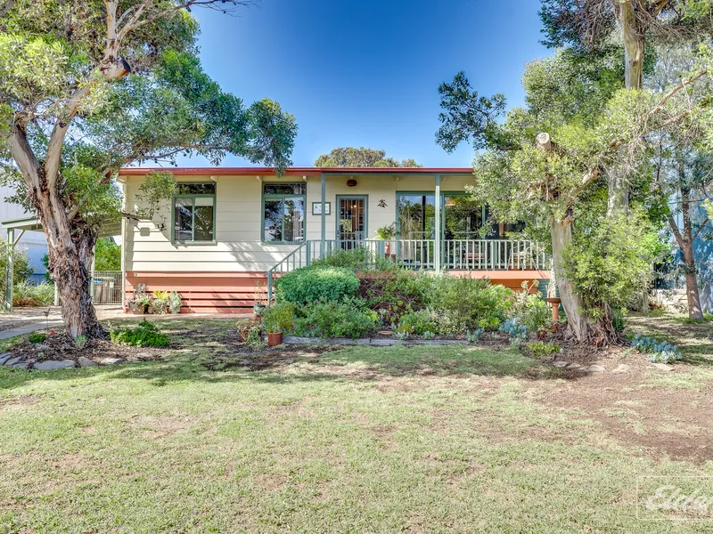 Adorable Coastal Gem in Goolwa South - Your Perfect Retreat